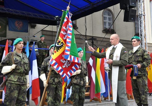 Fahnenweihe Militär Fahnen